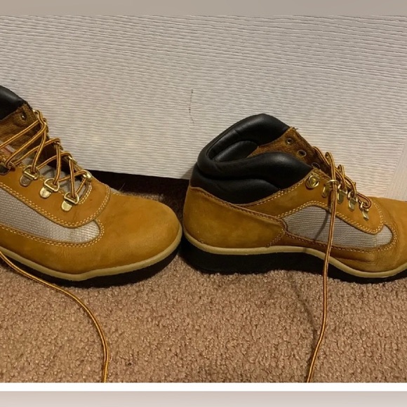 ⭐️HOST PICK⭐️ Timberland Boy’s Field Boots size 6 - Picture 3 of 8